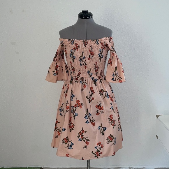 Floral off shoulder dress - Picture 2 of 3